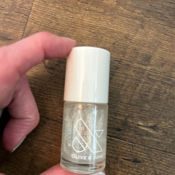 Olive & June Polish Bundle - Picture 4 of 7